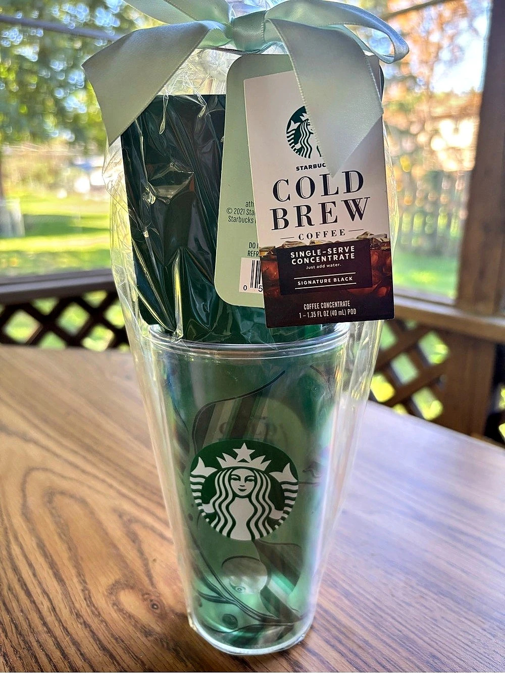 Starbucks Cold Brew Coffee Signature Black Single-Serve Concentrate Gift Set
